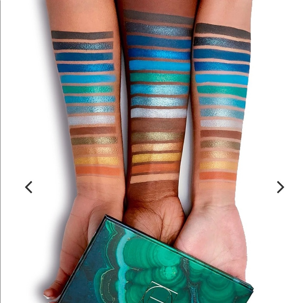 ✨ HIPDOT CENOTE PRESSED EYESHADOW PALETTE - Picture 3 of 13
